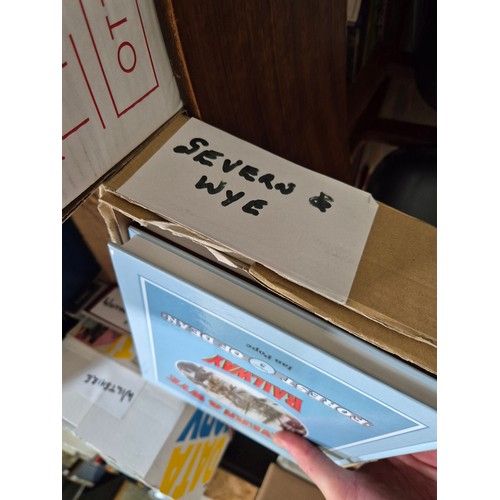 115 - A collection of mainly public transport and tourism related books and ephemera, mainly late 20th/ear... 