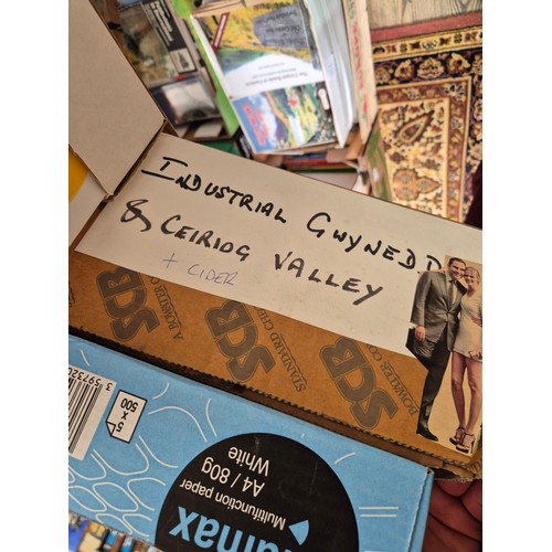 115 - A collection of mainly public transport and tourism related books and ephemera, mainly late 20th/ear... 