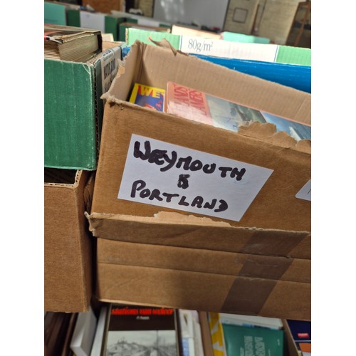 115 - A collection of mainly public transport and tourism related books and ephemera, mainly late 20th/ear... 