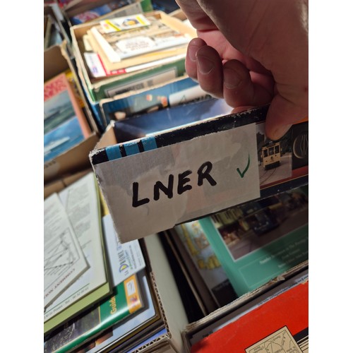 115 - A collection of mainly public transport and tourism related books and ephemera, mainly late 20th/ear... 