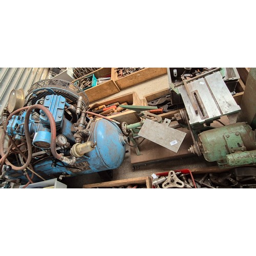 126 - A bench saw/woodworking lathe