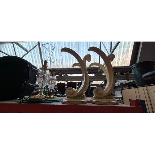 140 - Two glass topped side tables & 2 glass table lamps.