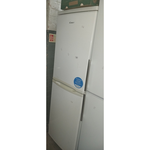 255 - A Candy fridge freezer