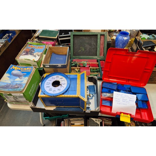 295 - A collection of Meccano magazine, circa 1930 to 1960 and a box of assorted books together with a woo... 