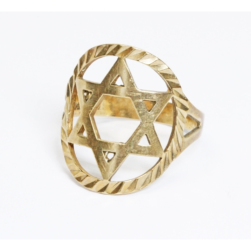 29 - A hallmarked 9ct gold Jewish star ring, weight 4.3g, size V.
