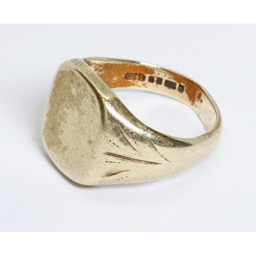 3 - A 9ct gold signet ring, hallmarked; sponsor 'CG&S', Sheffield 1978, weight 8.3g, size O.