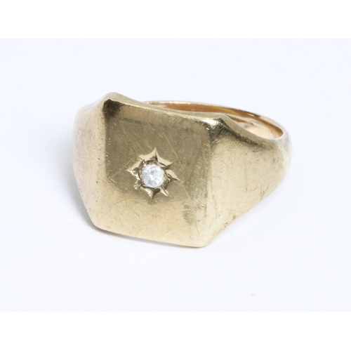 42 - A diamond signet ring, hallmarks rubbed, gross weight 6g, size O.