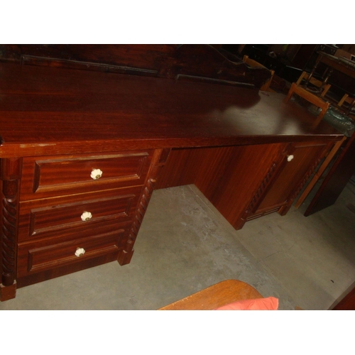 136 - Office Wooden Desk