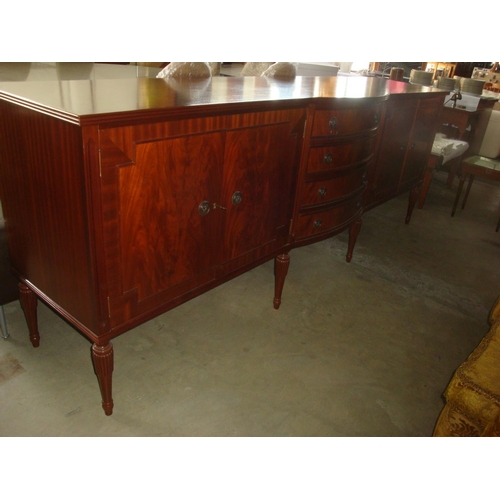 41 - Vintage Long Walnut Buffet Unit (256 x 59 x H.93cm)