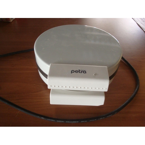 petra waffle maker