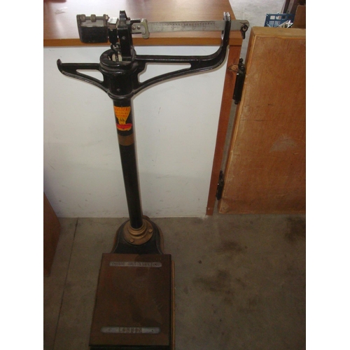 136 - Young & Son London Victorian Scales