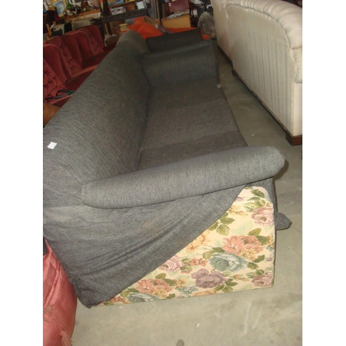 256 - 3-Seater Sofa and Armchair with Covers