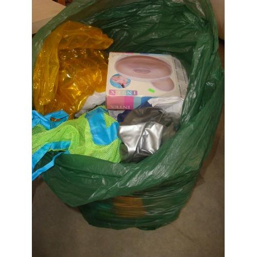 277 - Large Bag of Beach Inflatable Toys - 'NO RESERVE'