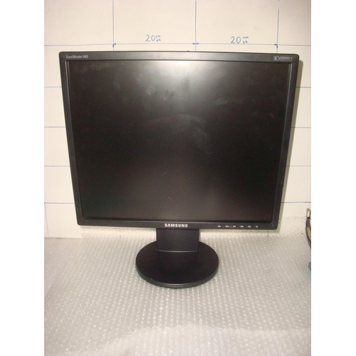 636 - Samsung SyncMaster 943 Monitor-Code N/A