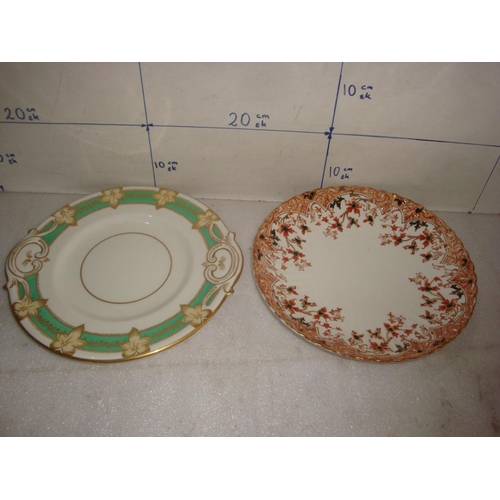 638 - x2 Vintage Decorative Plates