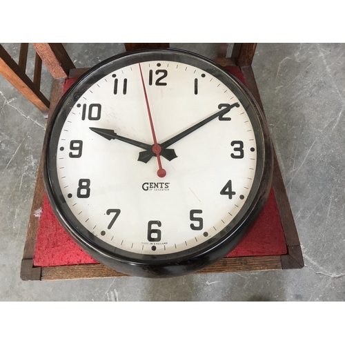 203 - 1950's Bakelite 'Gents of Leicester' Railway Clock