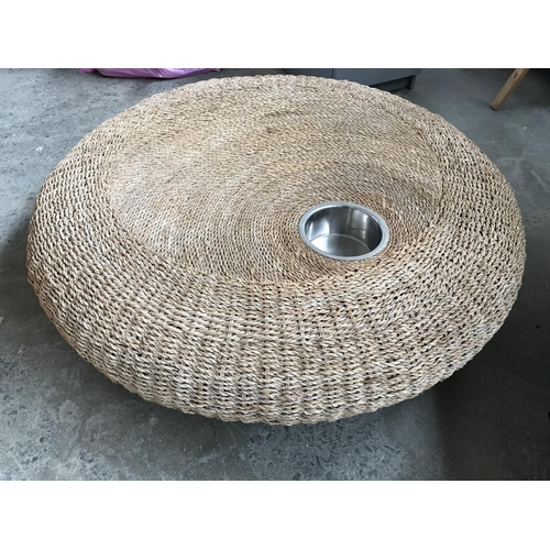 158 - Large Round Wicker Lounge Coffee Table on Metal Legs (D.107cm)
