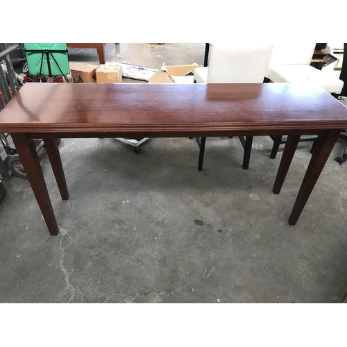 168 - Vintage Dark Wood Console/Entrance Table (162 W. x 48 D. x 73cm H.)
