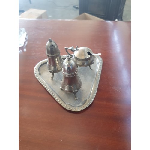 194 - Vintage Set Of Salt and Pepper Containers & 1x Vintage  Serving Tray