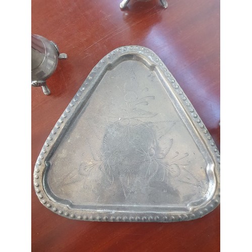 194 - Vintage Set Of Salt and Pepper Containers & 1x Vintage  Serving Tray