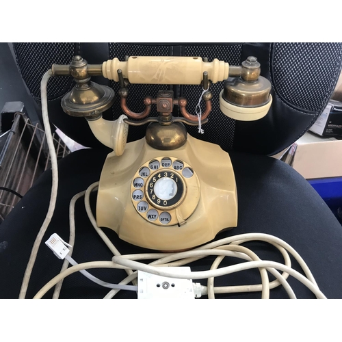 11 - Vintage Dial Telephone
