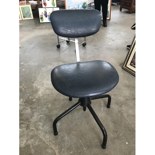 635 - Vintage Adjustable Leather Chair