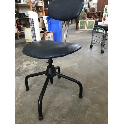 635 - Vintage Adjustable Leather Chair