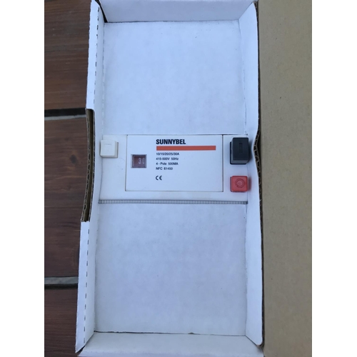 137 - x3 Sunnybel 2-Pole & 4-Pole 500mA Main Load Break Switches (New, in Box)