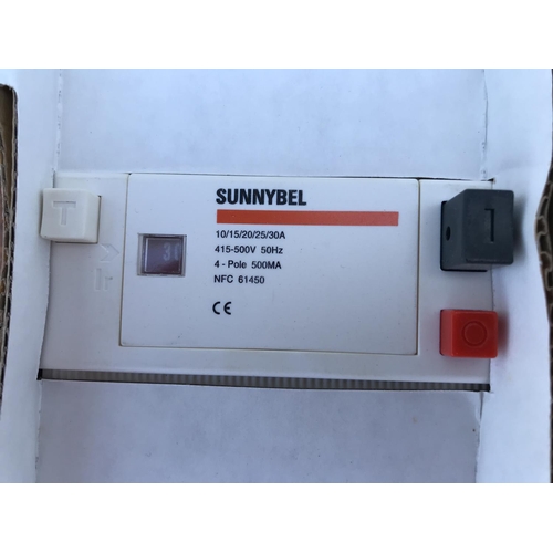 137 - x3 Sunnybel 2-Pole & 4-Pole 500mA Main Load Break Switches (New, in Box)