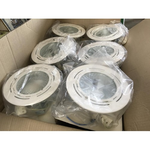 170 - x6 Spotlights (New, in Box)