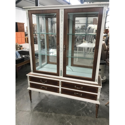 115 - Vintage Ornate Back-Mirrored Vitrine/Display Cabinet with 4 Bottom Drawers (175 H. x 135 W. x 40cm D... 