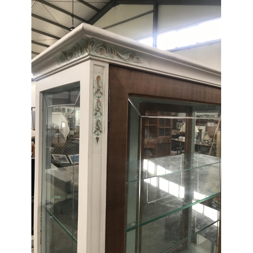 115 - Vintage Ornate Back-Mirrored Vitrine/Display Cabinet with 4 Bottom Drawers (175 H. x 135 W. x 40cm D... 