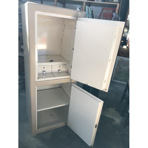 290 - Vintage Viometal 2-Door Safe (143 H. x 53 W. x 50cm D.)