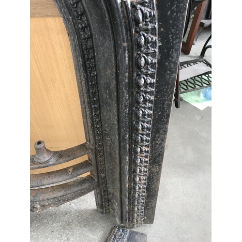 230 - Antique (1900's) Cast Iron Ornate Fire Place Guard Protection