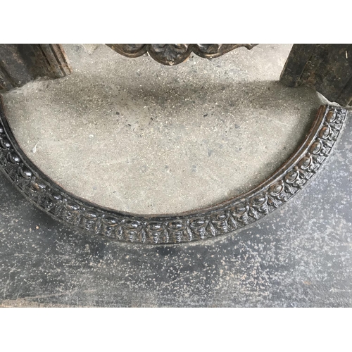 230 - Antique (1900's) Cast Iron Ornate Fire Place Guard Protection