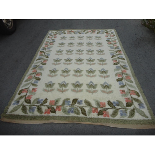 501 - All Wool Spanish Carpet (250 x 170cm)