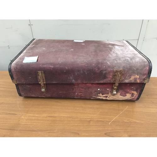 505 - Large Vintage Suitcase