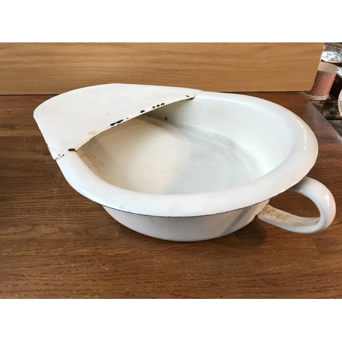 513 - Vintage Collectable White Metal BedPan