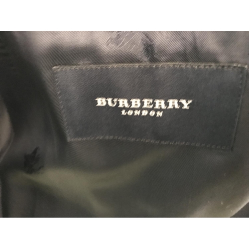 34 - Burberry Landon Barrie-S Mens Jacket Size 11 (Unused)