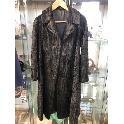 575 - 'Astragan' Ladies Black Coat Size M