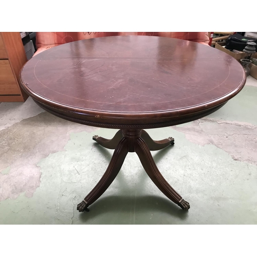 60 - Vintage Mahogany Round Extendable To Oval Dining Table (100 Ø/152 W. x 100 D. x 77cm H.)