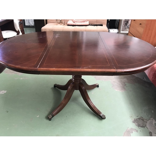 60 - Vintage Mahogany Round Extendable To Oval Dining Table (100 Ø/152 W. x 100 D. x 77cm H.)