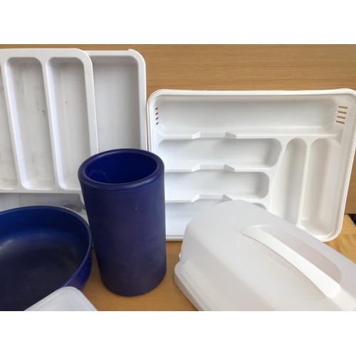 215 - Box of Plastic Kitchen Items