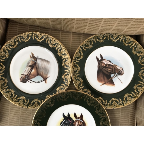 132 - x3 Sandford Wall Hanging Plates Depicting Horses (27cm Ø) - Taken Back on 1/11/2022