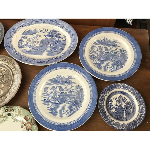 133 - x7 Vintage Collectable Plates