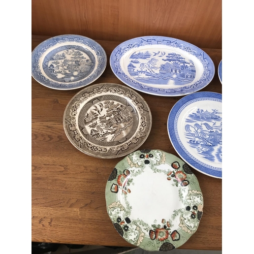 133 - x7 Vintage Collectable Plates