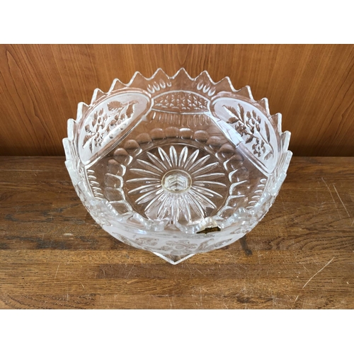 181 - Vintage Crystal Center Piece Pedestal Bowl Made in Yugoslavia (21cm Ø, 19cm H.)