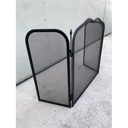 188 - Black Metal 3-Fold Fire Place Guard (110 x 57cm)