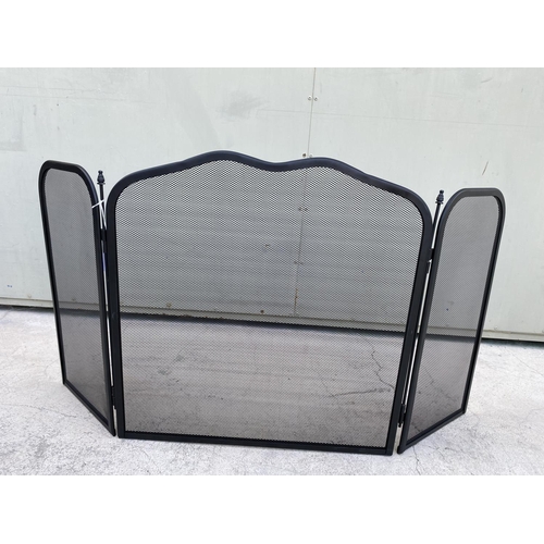 188 - Black Metal 3-Fold Fire Place Guard (110 x 57cm)