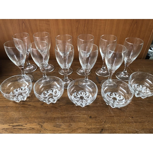 99 - Qty of Crystal Glasses and Crystal Bowls (x16pcs)